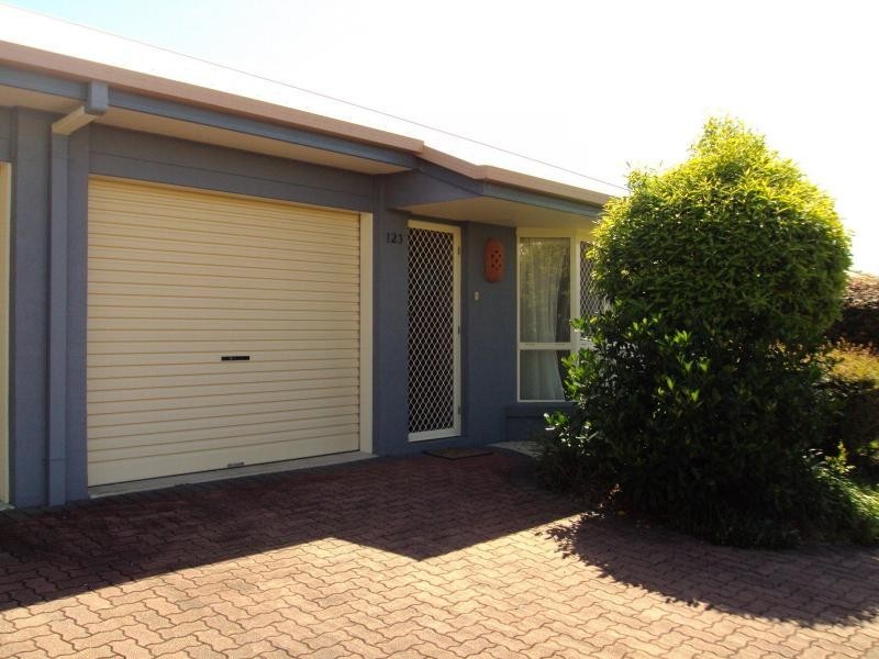 40 Lakeside Crescent, Currimundi QLD 4551
