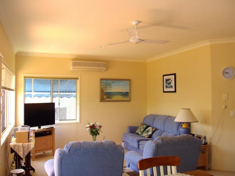 40 Lakeside Crescent, Currimundi QLD 4551