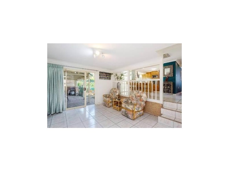 66 King Street, Urangan QLD 4655
