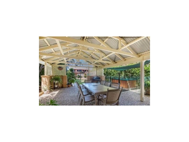 66 King Street, Urangan QLD 4655