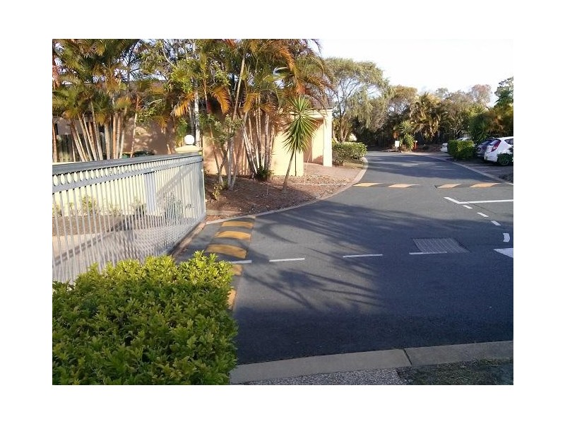 107 Arundel Drive, Arundel QLD 4214