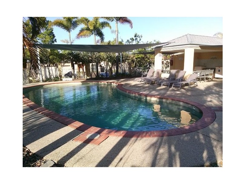 107 Arundel Drive, Arundel QLD 4214