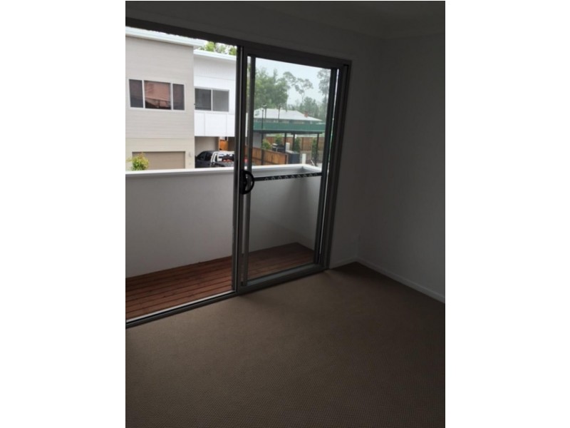 73 Lakewood Avenue, Parkinson QLD 4115