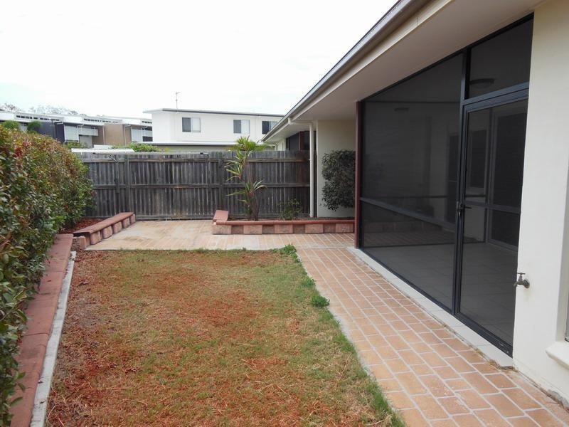 230 Pulgul St, Urangan QLD 4655