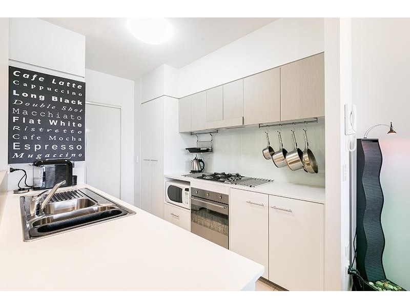 16 Surbiton Court, Carindale QLD 4152