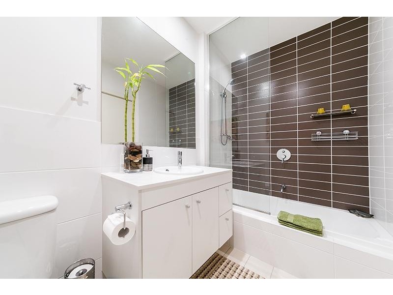 16 Surbiton Court, Carindale QLD 4152