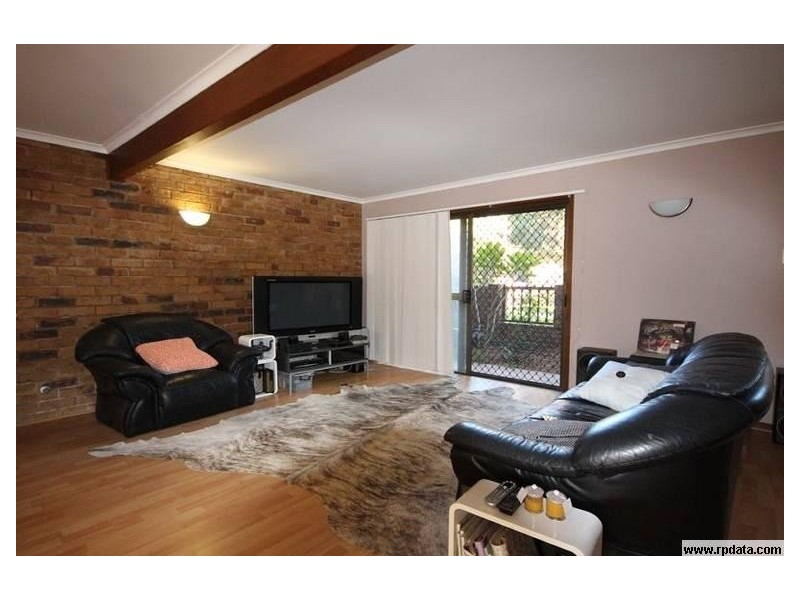 38 Barrett St, Robertson QLD 4109