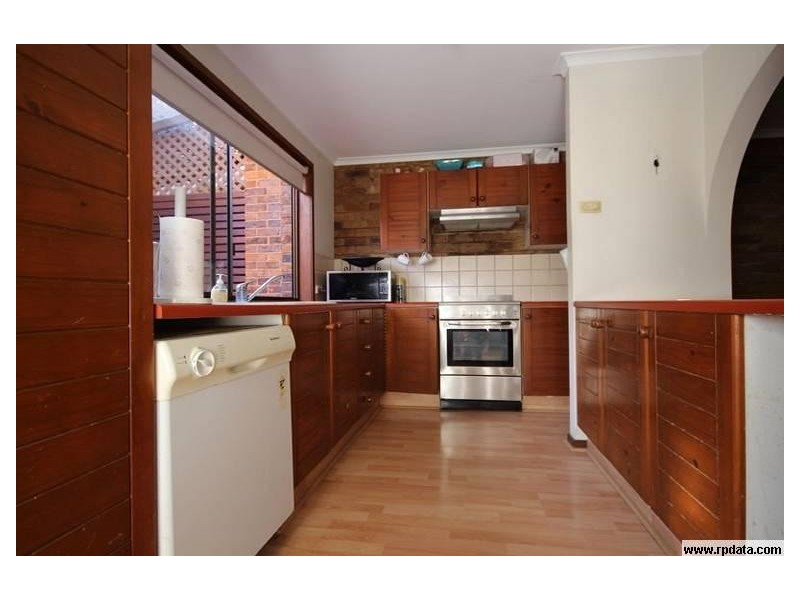 38 Barrett St, Robertson QLD 4109