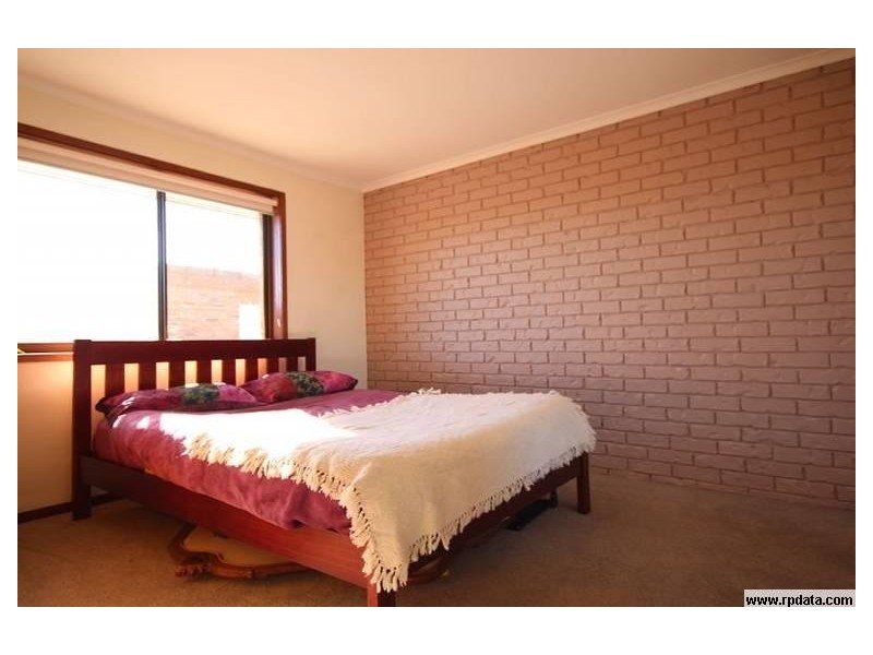 38 Barrett St, Robertson QLD 4109