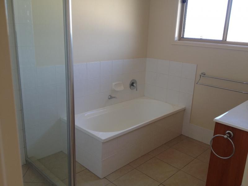 77 Johnston Street, Carina QLD 4152