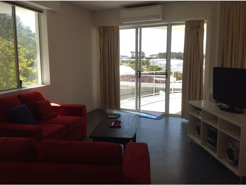 98 University Drive, Varsity Lakes QLD 4227