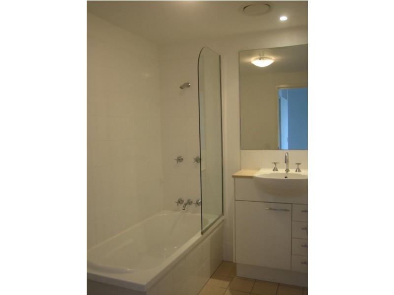 98 University Drive, Varsity Lakes QLD 4227