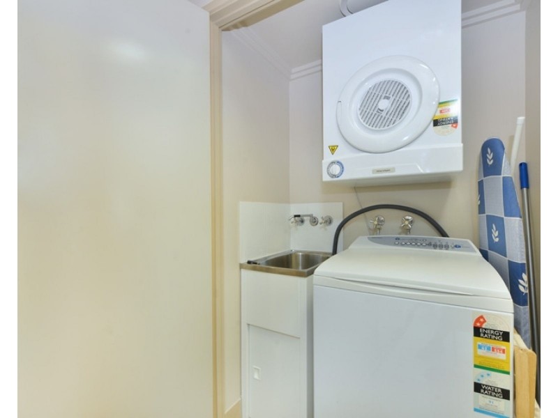 105/22 Ward Street, Mooroobool QLD 4870