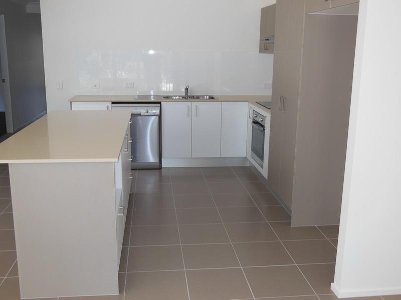 230 Pulgul St, Urangan QLD 4655