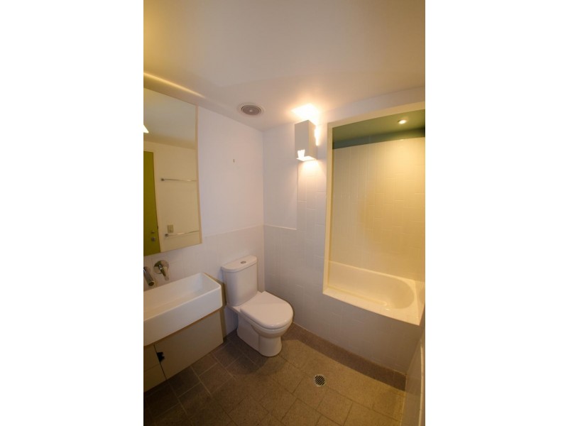 8 Skyring Terrace, Teneriffe QLD 4005