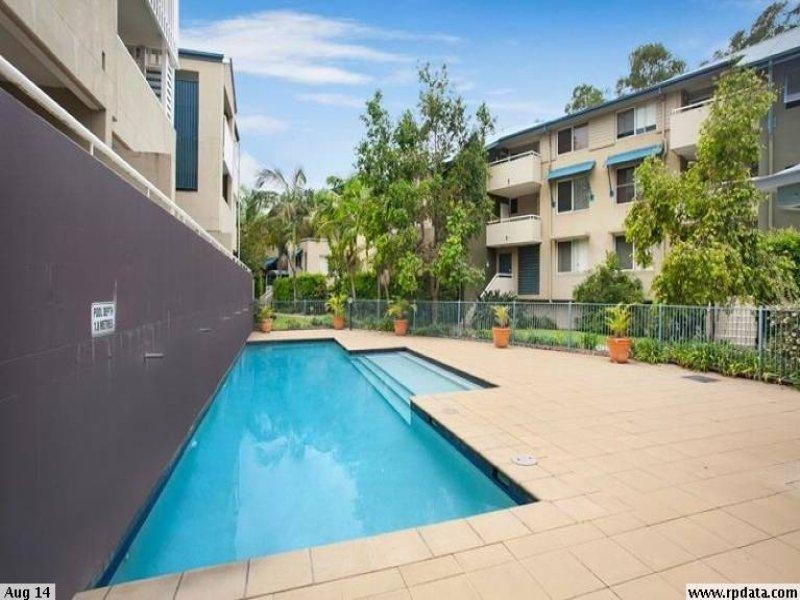 38 Vincent Street, Indooroopilly QLD 4068