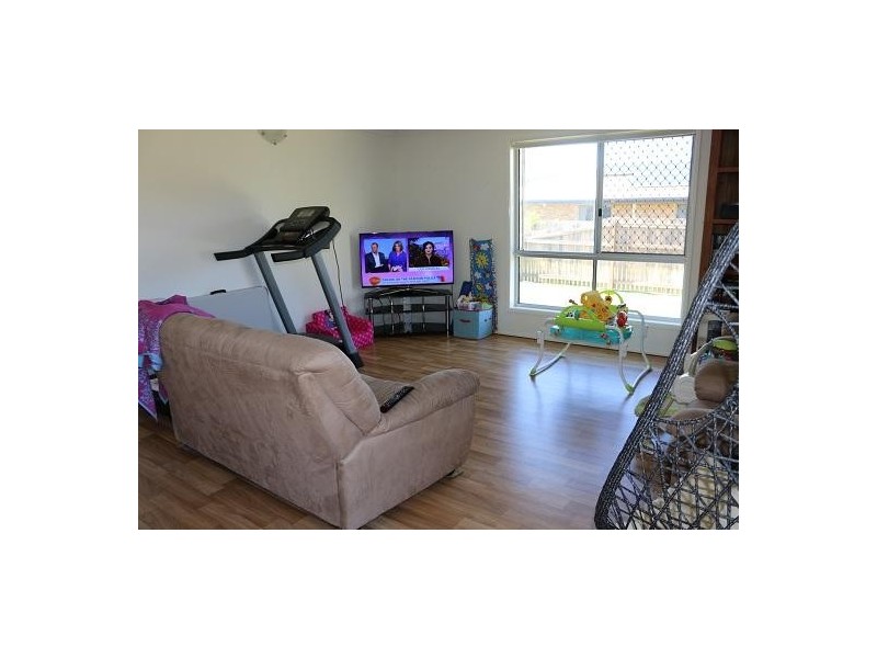12 Bayrise Drive, Urangan QLD 4655