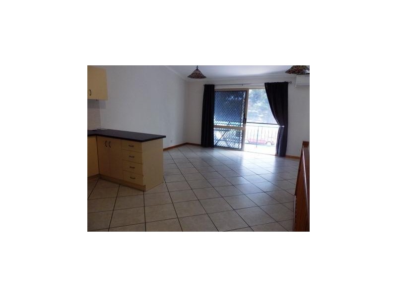 4 Pilot Street, Urangan QLD 4655