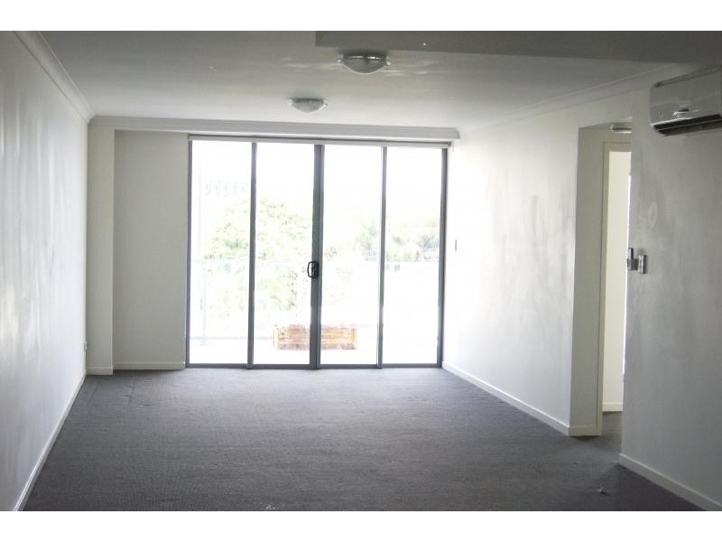 28 Carl Street, Woolloongabba QLD 4102