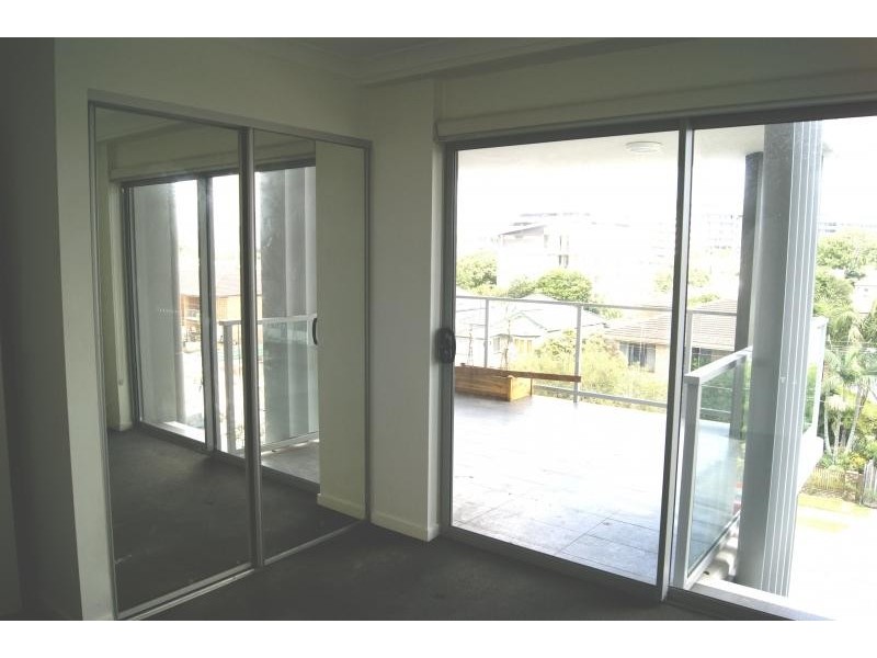 28 Carl Street, Woolloongabba QLD 4102