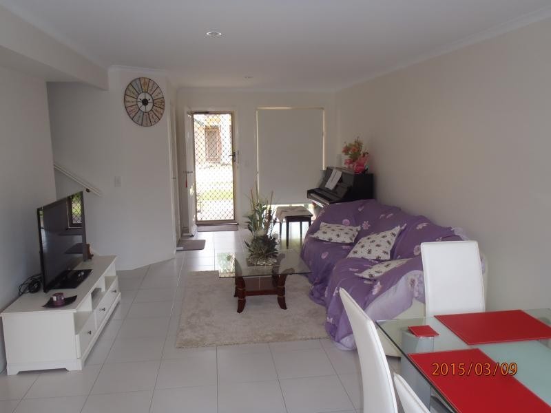 643 Pine Ridge Road, Biggera Waters QLD 4216