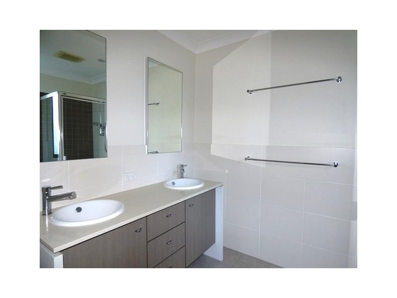 681/16 Surbiton Court, Carindale QLD 4152