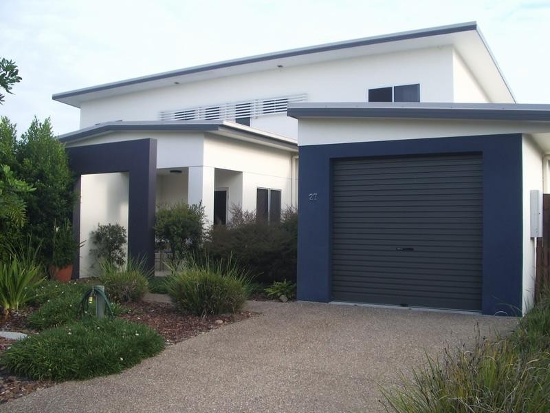 230 Pulgul St, Urangan QLD 4655