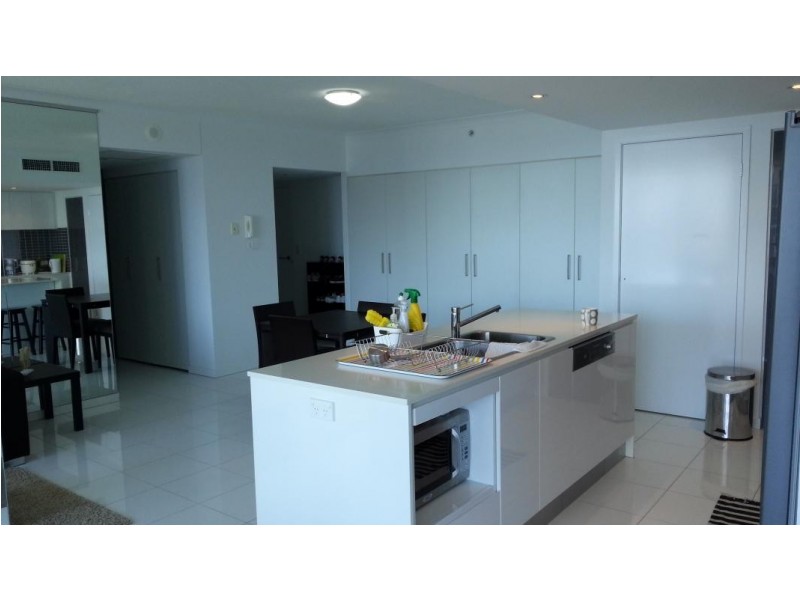 5 lawson st, Southport QLD 4215