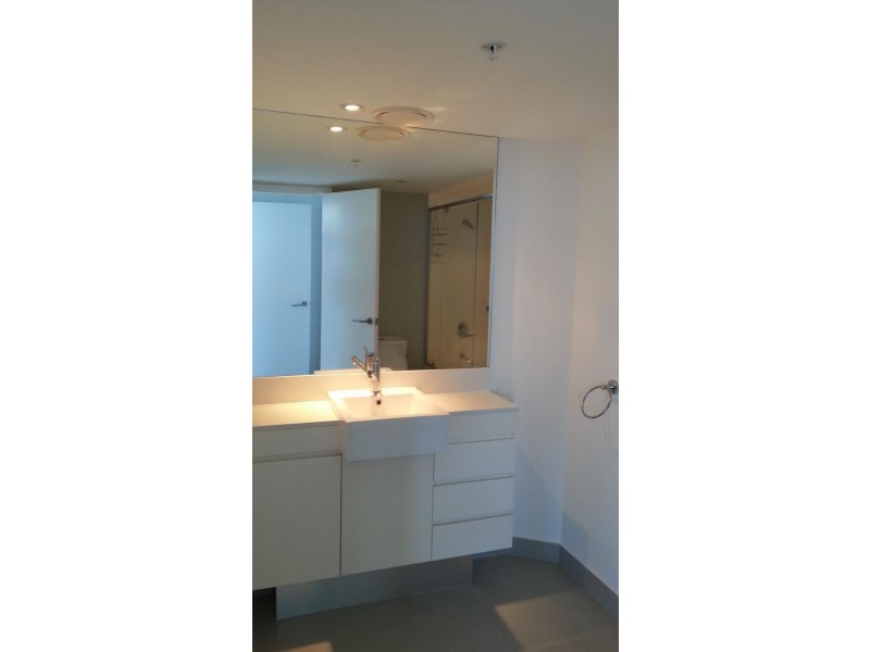 5 lawson st, Southport QLD 4215