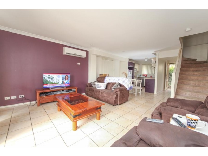 8 Earnshaw Street, Calamvale QLD 4116