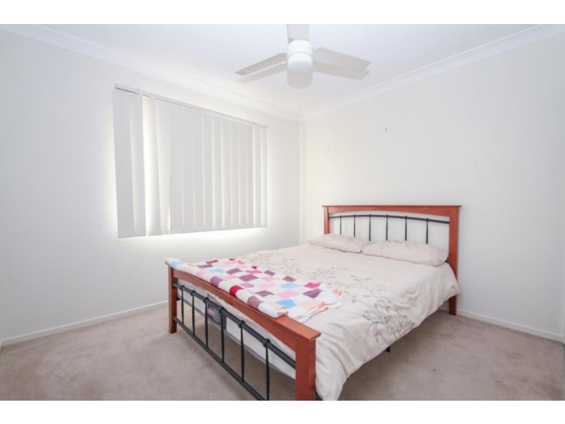 8 Earnshaw Street, Calamvale QLD 4116