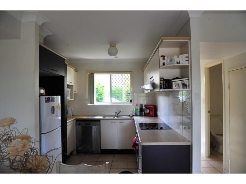 8 Earnshaw Street, Calamvale QLD 4116