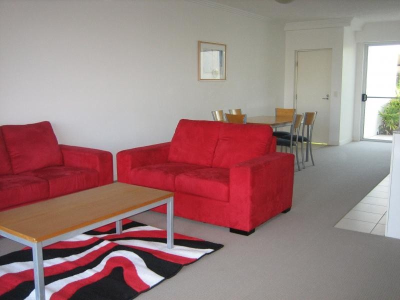 98 University Drive, Varsity Lakes QLD 4227