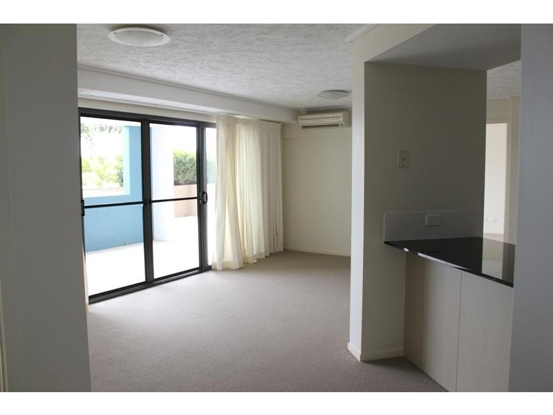 4 Grand Parade, Parrearra QLD 4575