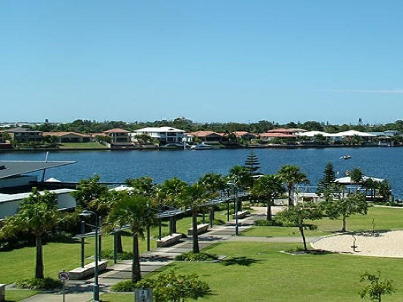 4 Grand Parade, Parrearra QLD 4575