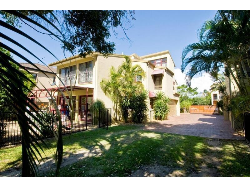 53 Woodroffe Avenue, Main Beach QLD 4217