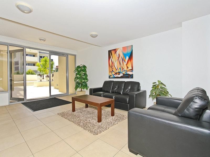 150 Middle St, Cleveland QLD 4163
