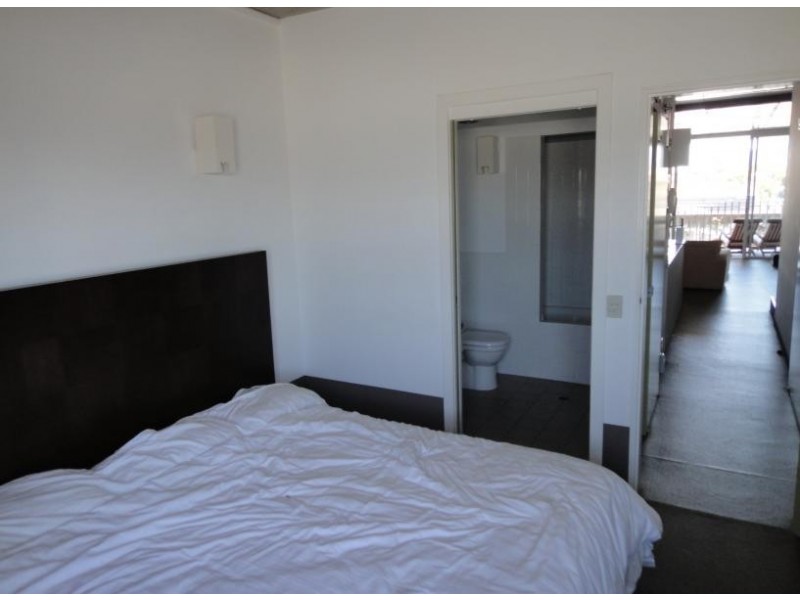 8 Skyring Terrace, Teneriffe QLD 4005