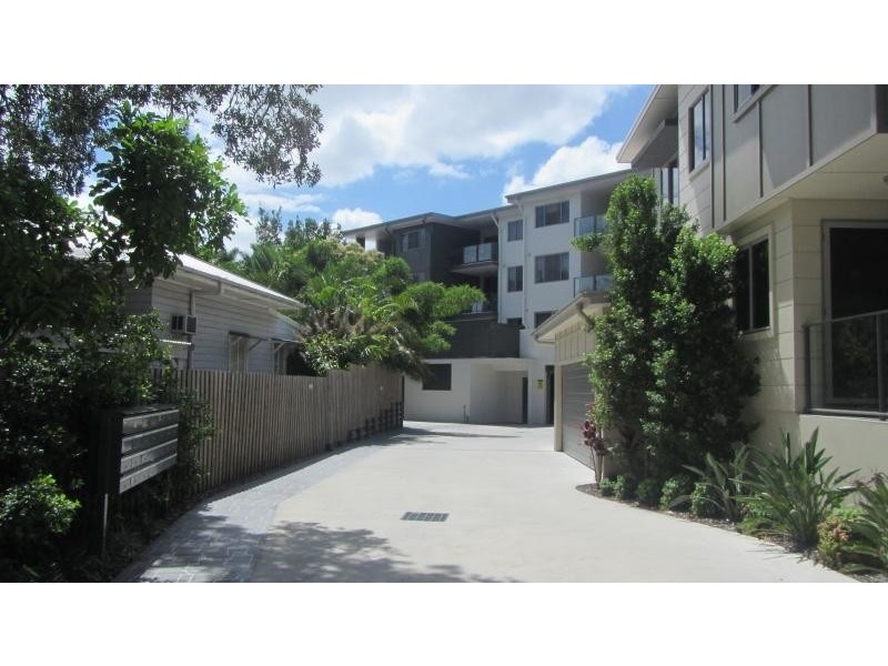 11 Riding Road, Hawthorne QLD 4171