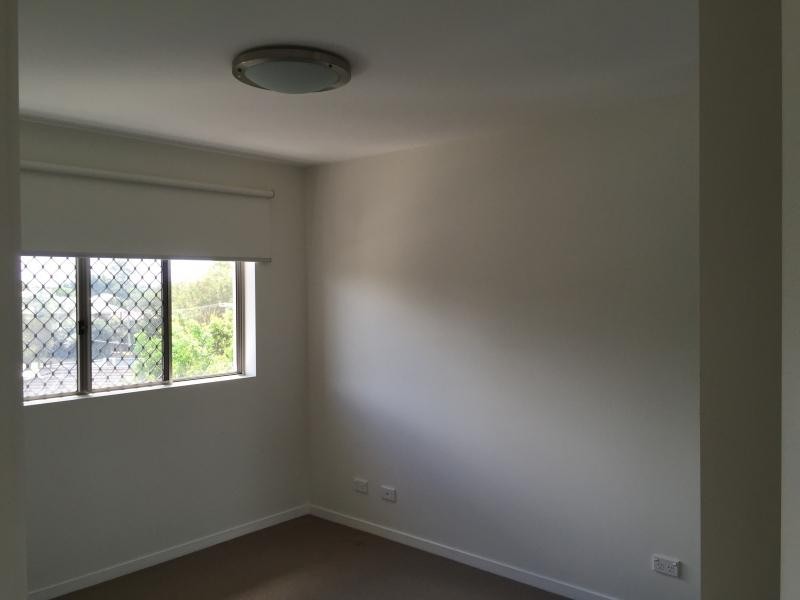 11 Riding Road, Hawthorne QLD 4171
