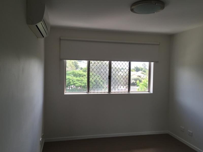 11 Riding Road, Hawthorne QLD 4171