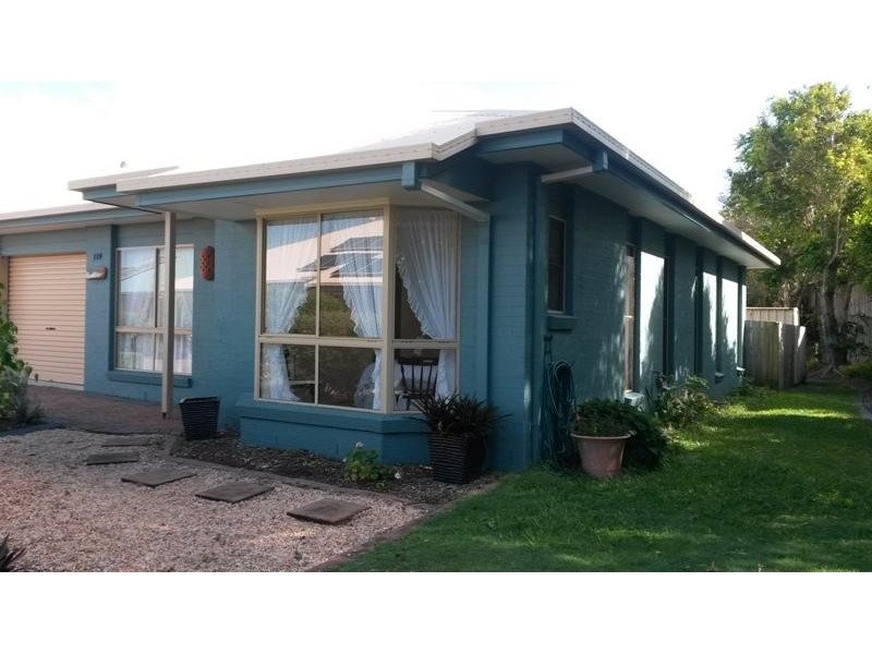 40 Lakeside Crescent, Currimundi QLD 4551