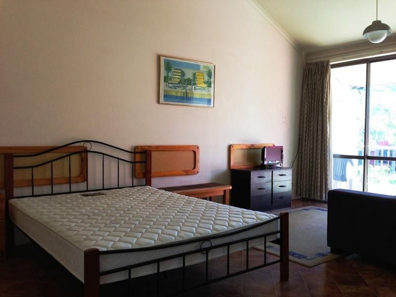 38 Enderley Ave, Surfers Paradise QLD 4217