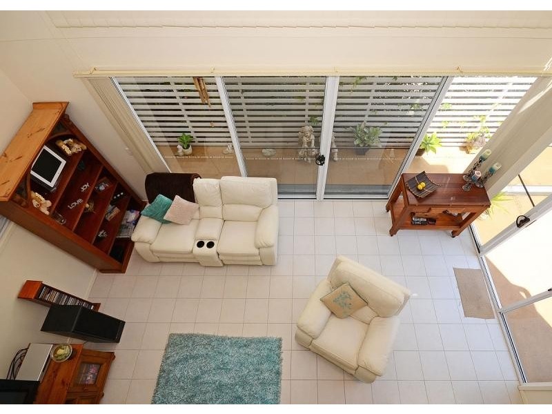 71 Elizabeth st, Urangan QLD 4655