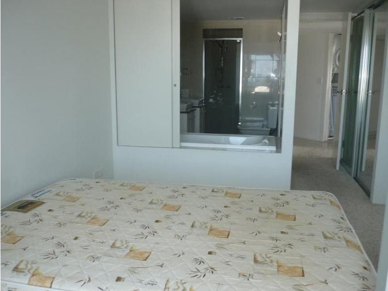 19 Mermaid Ave, Mermaid Beach QLD 4218