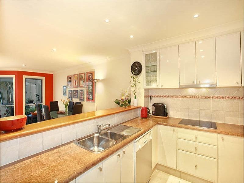 100 Cotlew Street, Southport QLD 4215