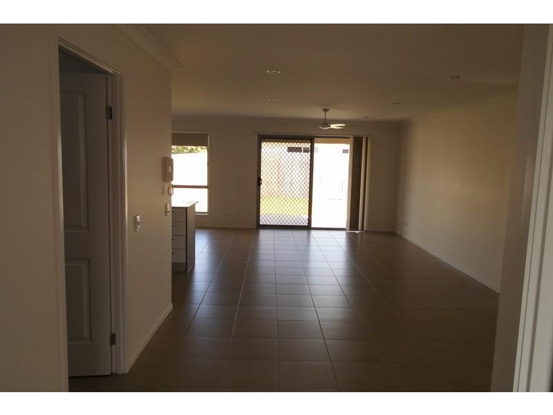 230 Pulgul St, Urangan QLD 4655