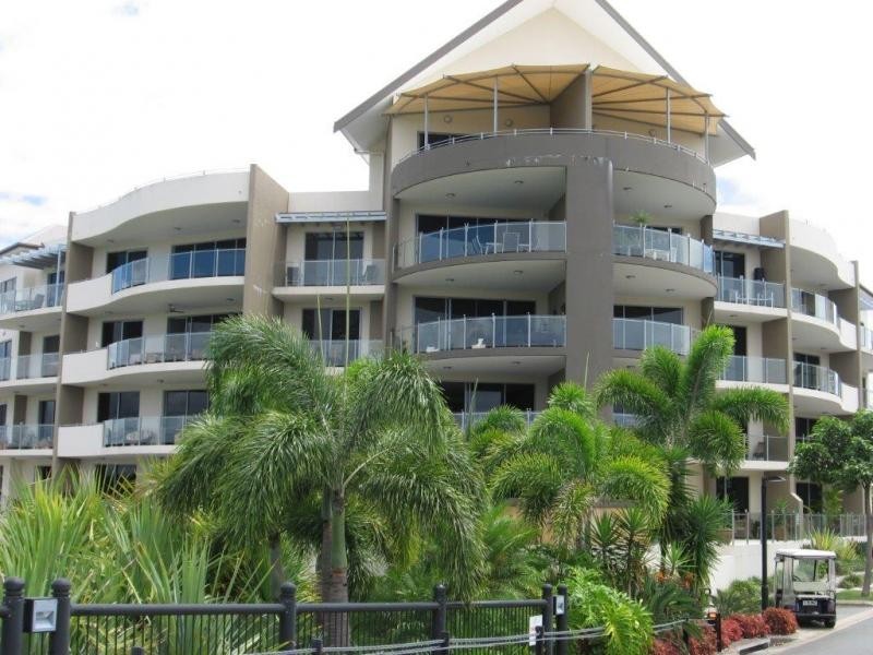 3046 Quay South Drive, Carrara QLD 4211