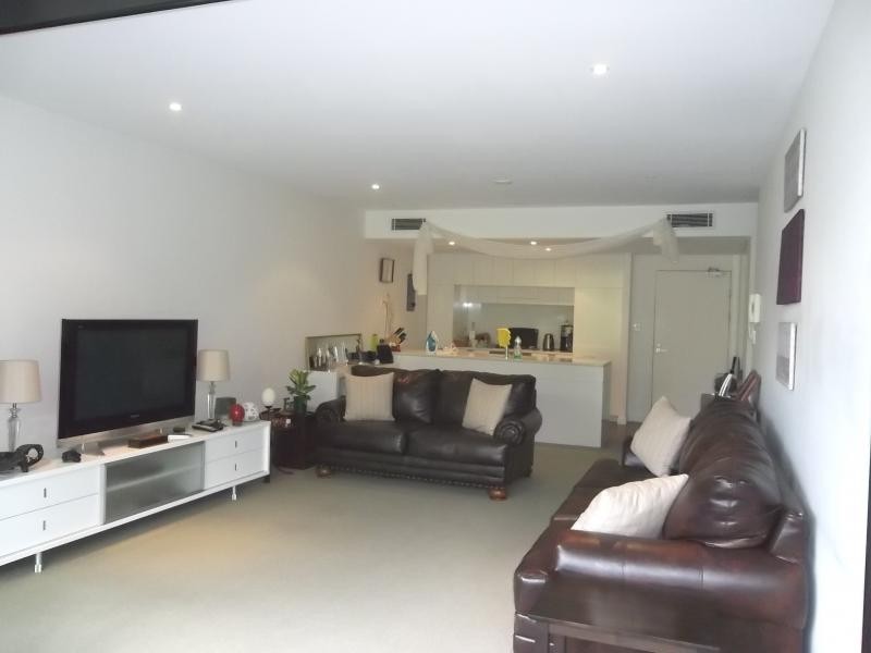 10 Pidgeon Close, West End QLD 4101