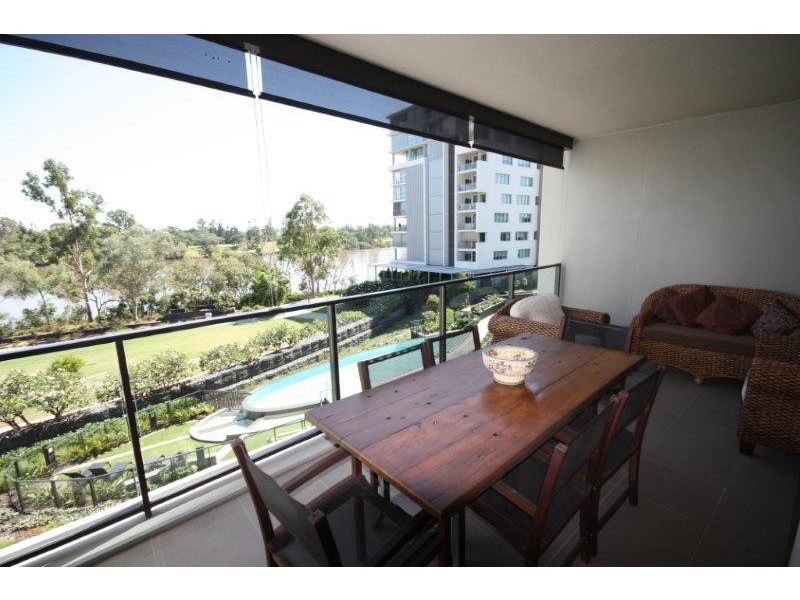 197 King Arthur Terrace, Tennyson QLD 4105